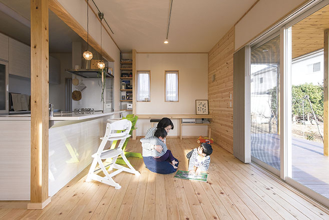 OB1 2129 「空気の違いと暖かさを実感」無垢材の心地よさが広がる家