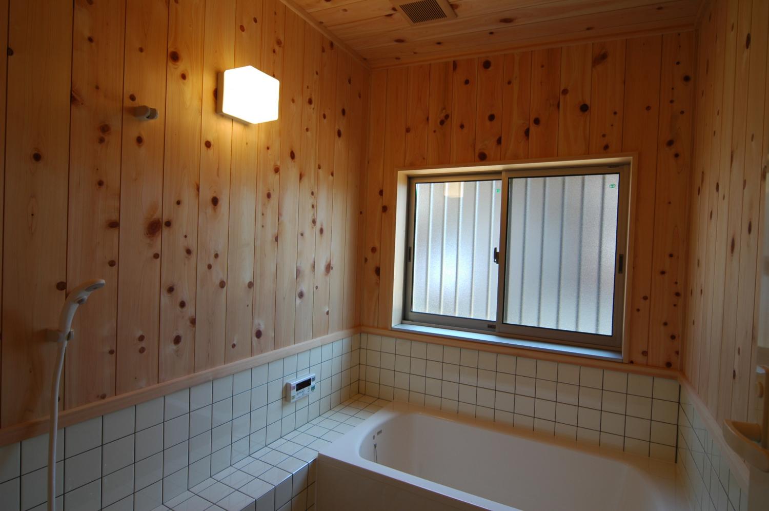 b 57 002 20151103012055 自然素材と多彩な樹（き）の家