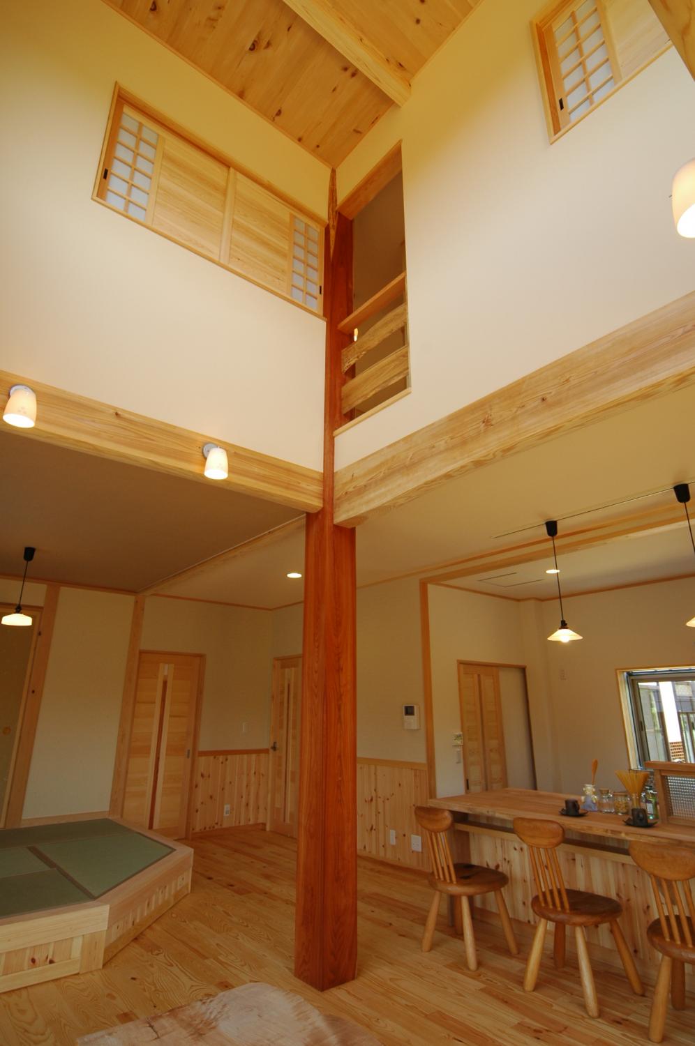 b 57 018 20151103012111 自然素材と多彩な樹（き）の家