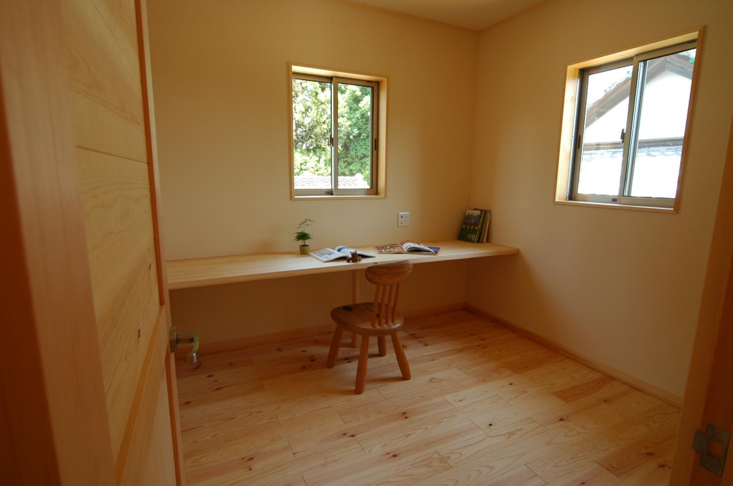 b 57 020 20151103012113 自然素材と多彩な樹（き）の家