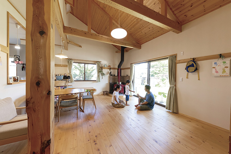 012 常に木の香りと心地よい風が巡る 健康に配慮した家