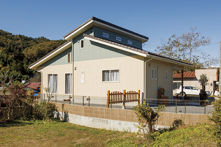 AM02 211112AM 2 家族も愛犬も、健やかに暮らせる 木の住まい