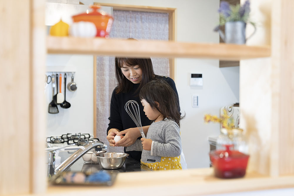 011 心がホッと安らぐ 家族が健康に暮らせるオールアースの木の住まい