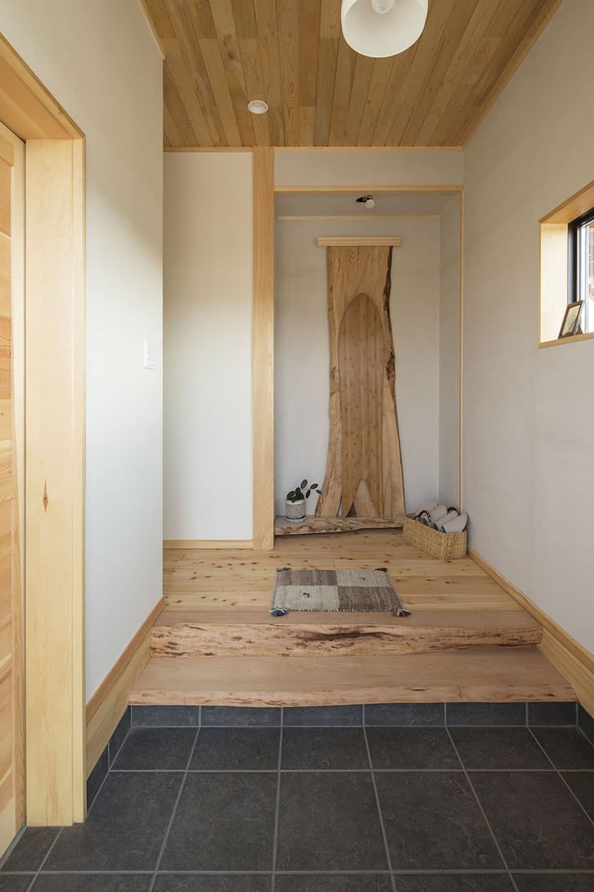 A91I2129 家に入るたびに愛着が深まる 家族にやさしい自然素材の住まい