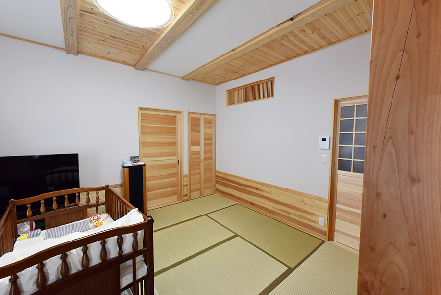 0015 陽だまりと木の香りに包まれる 子供も健康に育つ家