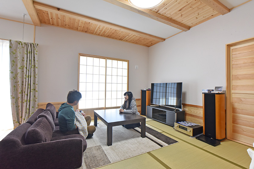 0025 陽だまりと木の香りに包まれる 子供も健康に育つ家