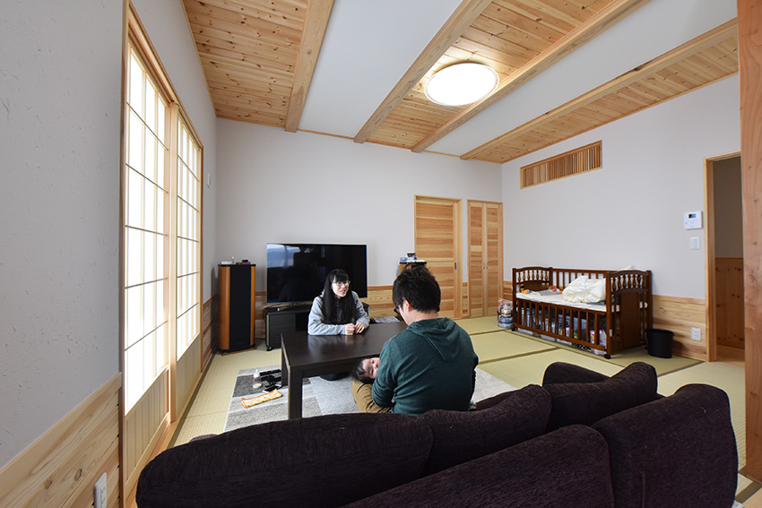 0034 陽だまりと木の香りに包まれる 子供も健康に育つ家