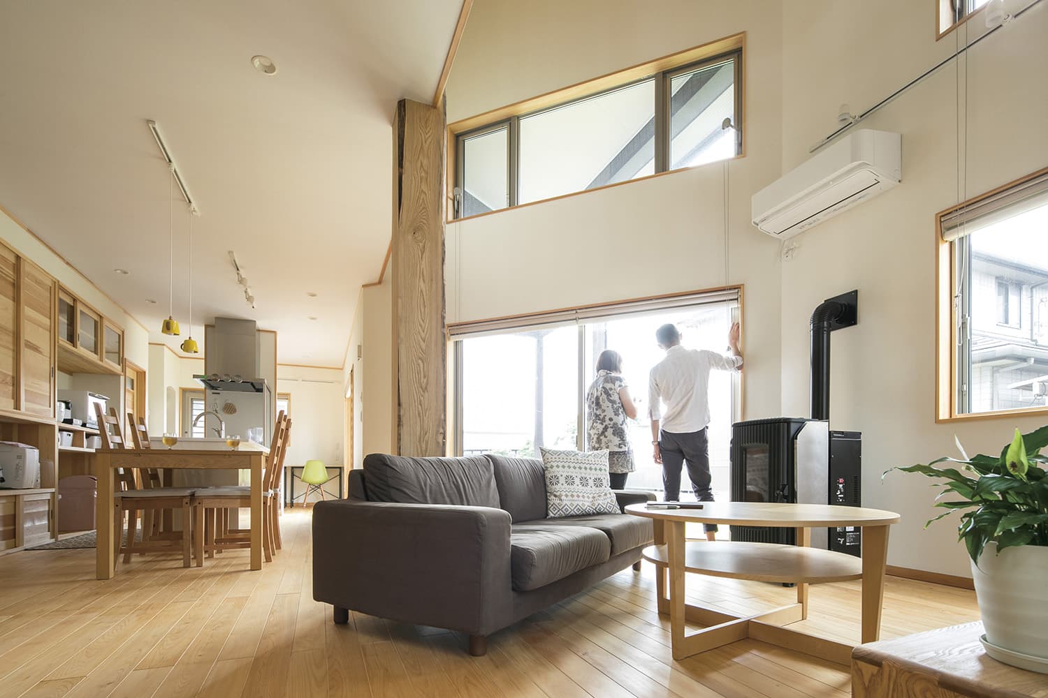 1L0A7525 無垢材の特性を生かした、自然と調和する木の家