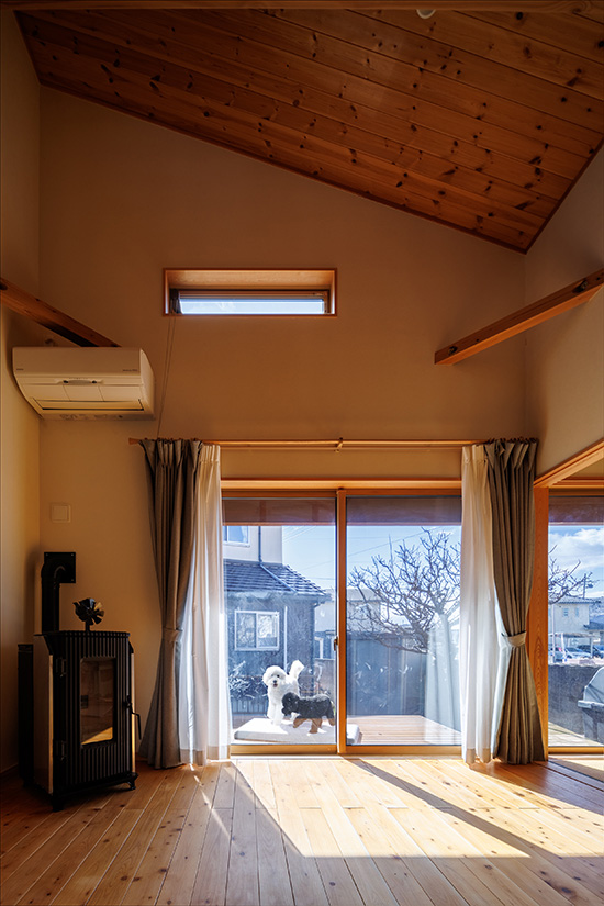 17 250211 愛犬と暮らす 笑い声がやさしく響く平屋